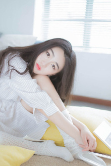 打屁股美女裙子gif